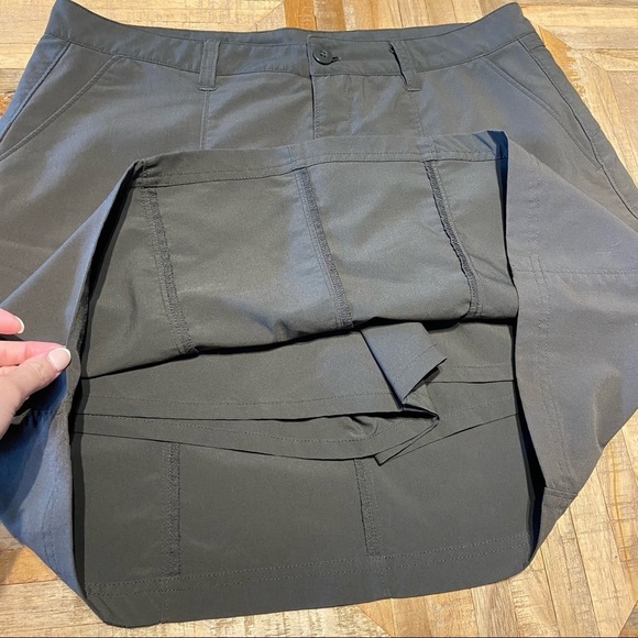 Patagonia Kaki Green Skirt with built-in shorts - Picture 8 of 8